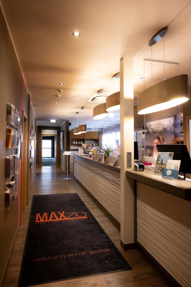 Hotel Max 70 8/50