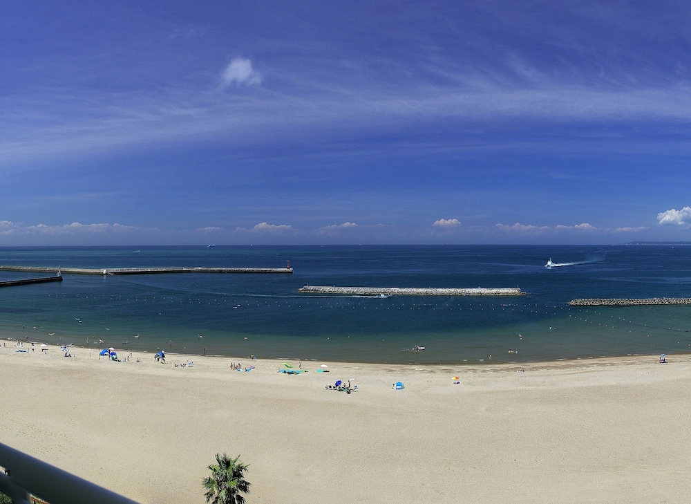 Irago Resort & Convention Hotel 27/30