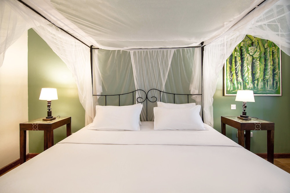 ROOM, DOUBLE BED