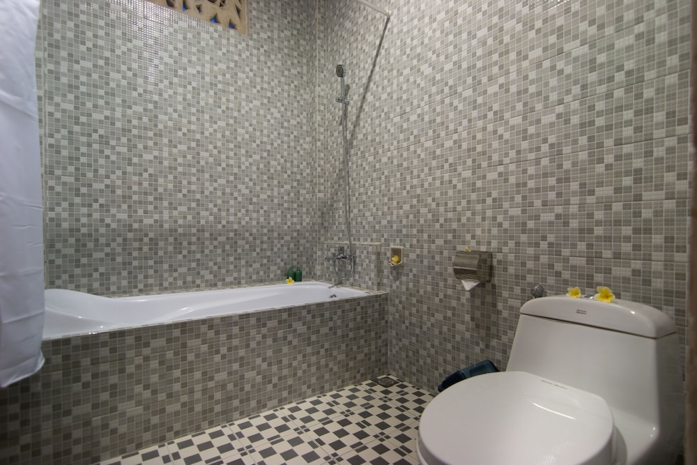 Amoya Inn 45/50