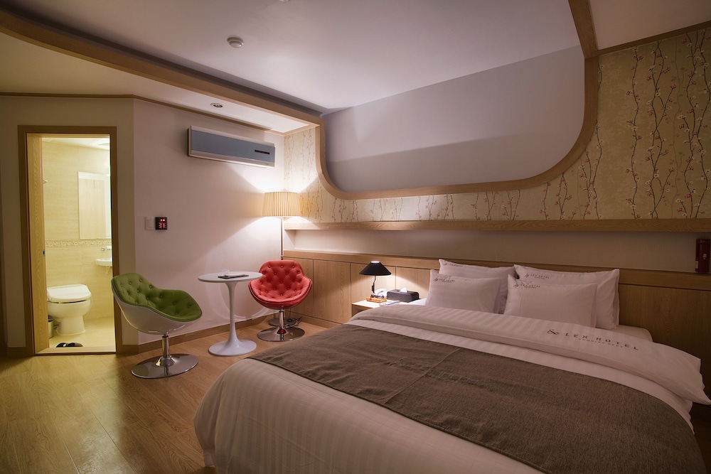 Lex Hotel 24/50