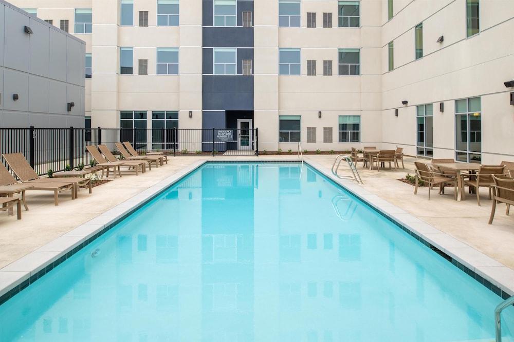 Hyatt House Fresno/Campus Pointe 18/50