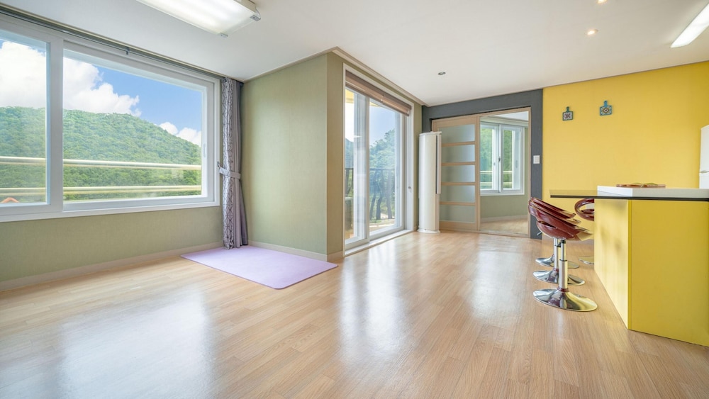 Gapyeong Apple Lodge Pension 10/50