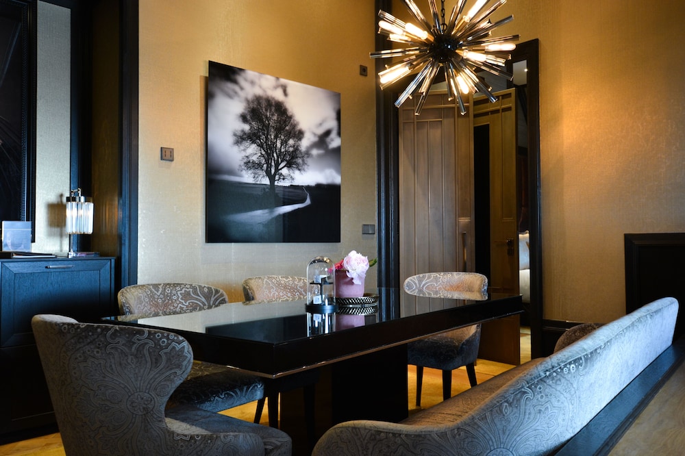 Hotel TwentySeven 73/84