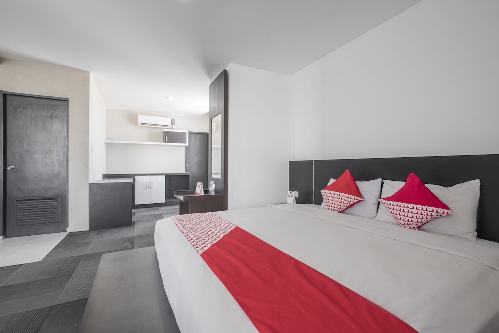 OYO 472 Hotel Asyra 3/16