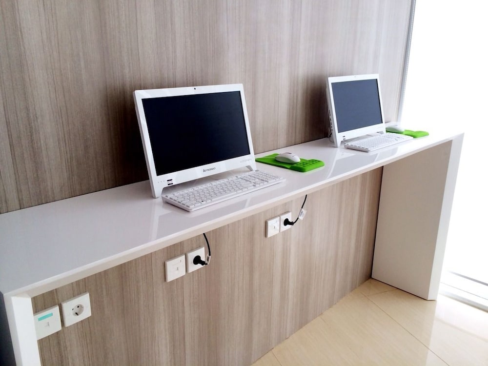 Whiz Hotel Cikini 60/62
