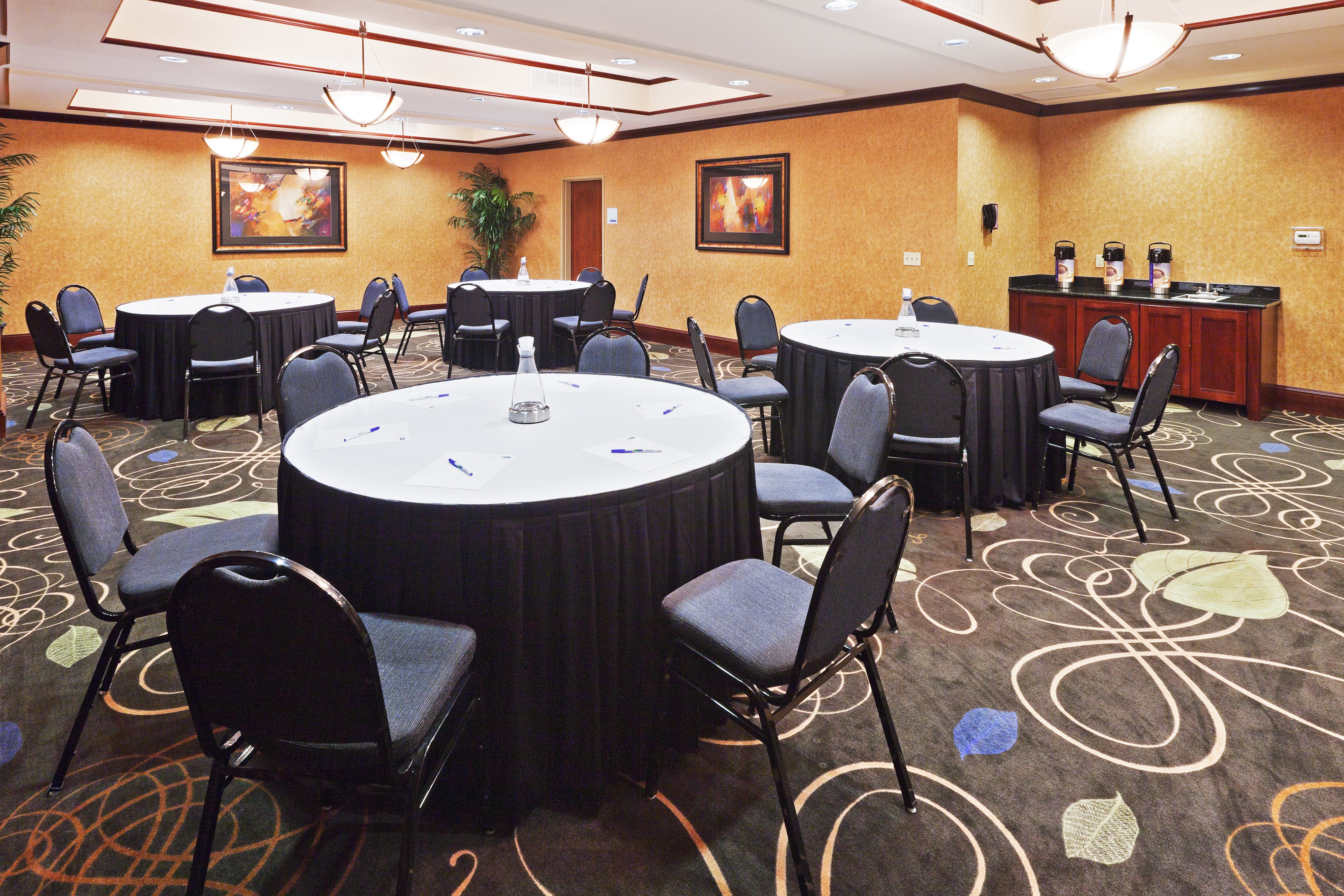 Holiday Inn Express Hotel And Suites Poteau 34/36