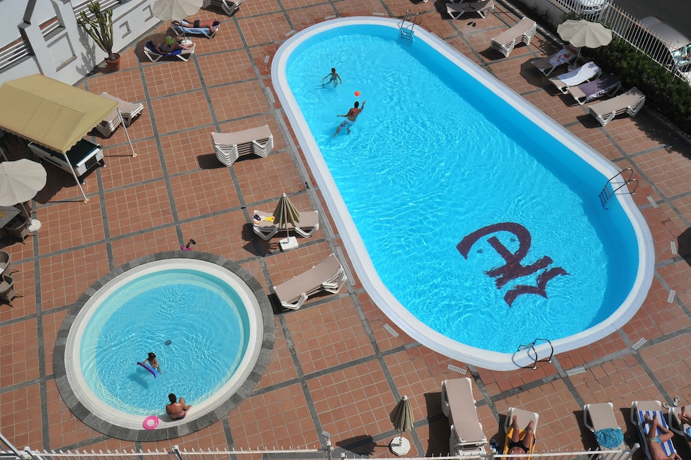 TC Apartamentos Dorotea 14/71