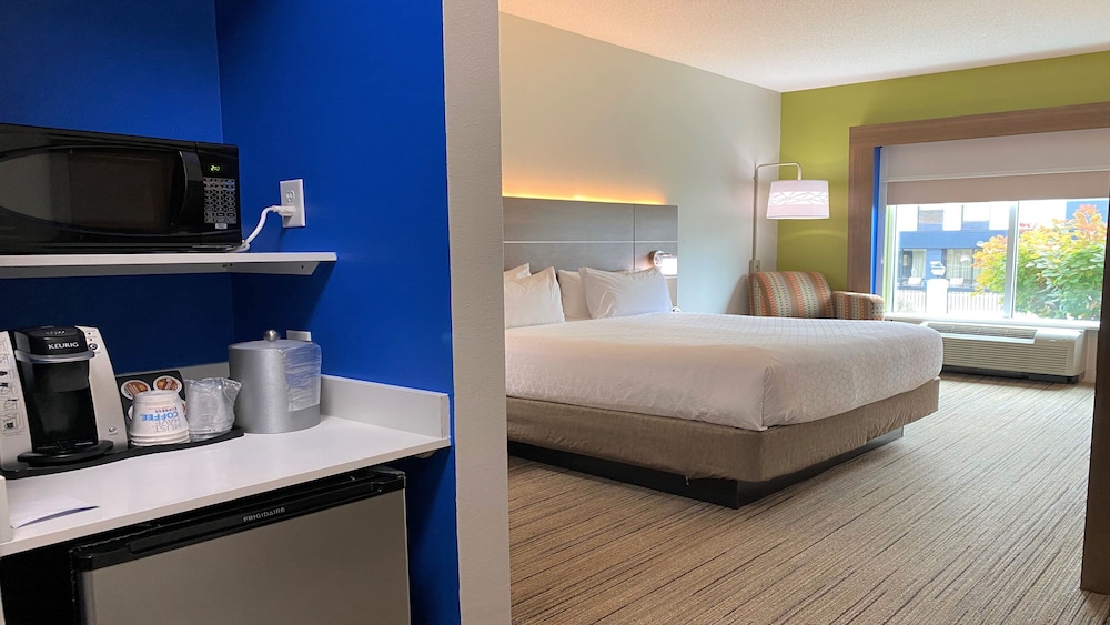 Holiday Inn Express Suites Somerset Central 20/76