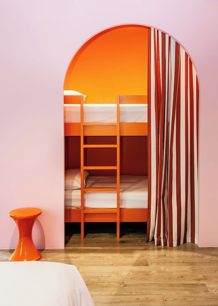 Quadruple, 1 Double and 2 Bunk Beds
