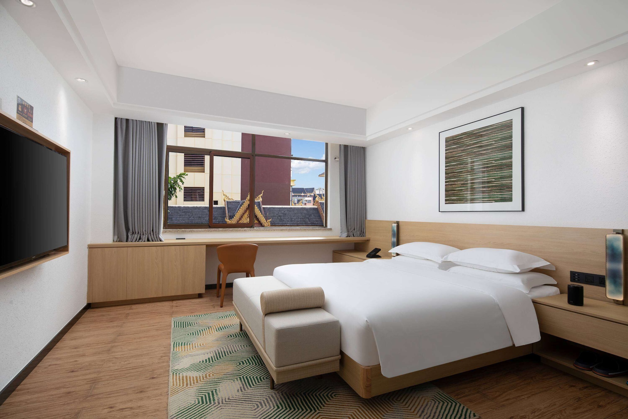 Deluxe, King Bed