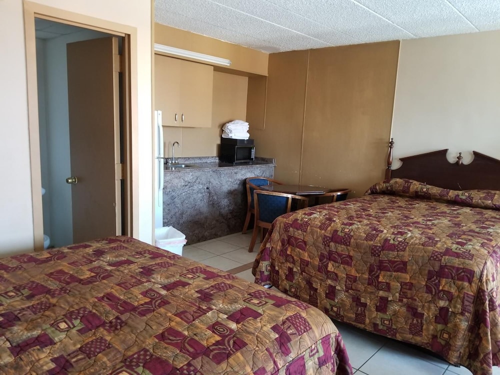 Cloud 9 Inn 3/29