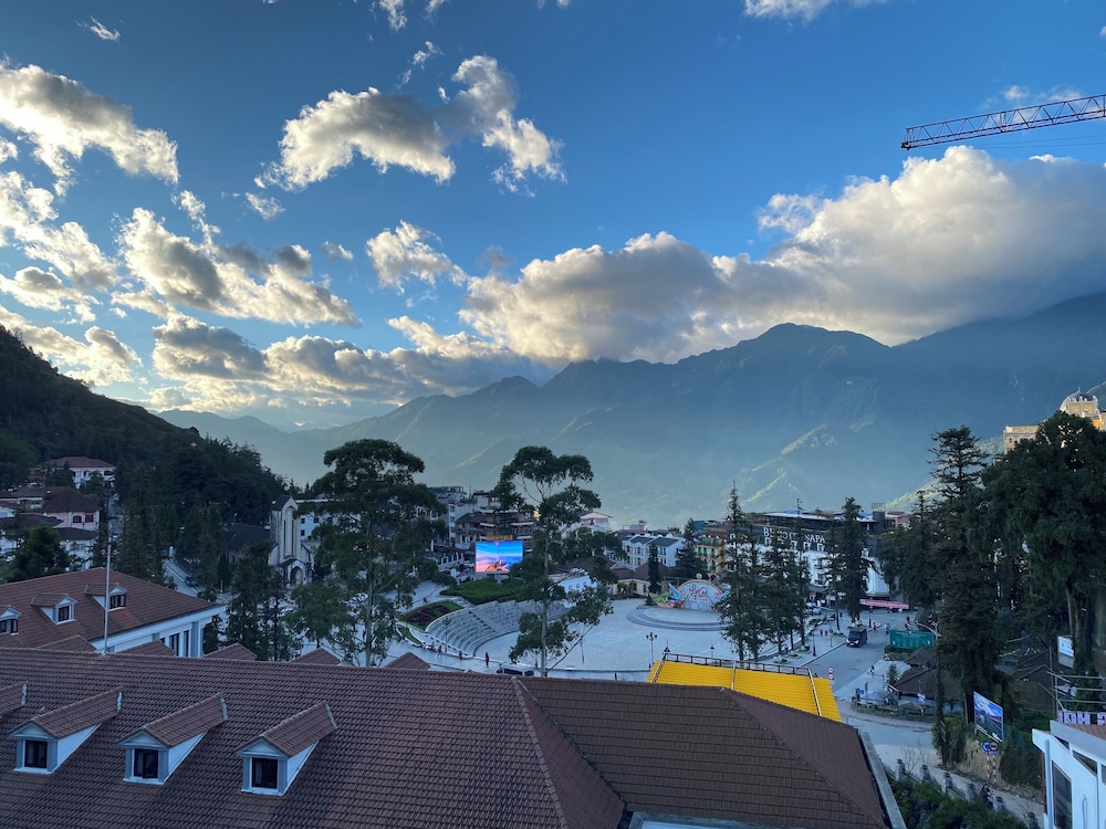 Sapa Wings Hotel 79/87