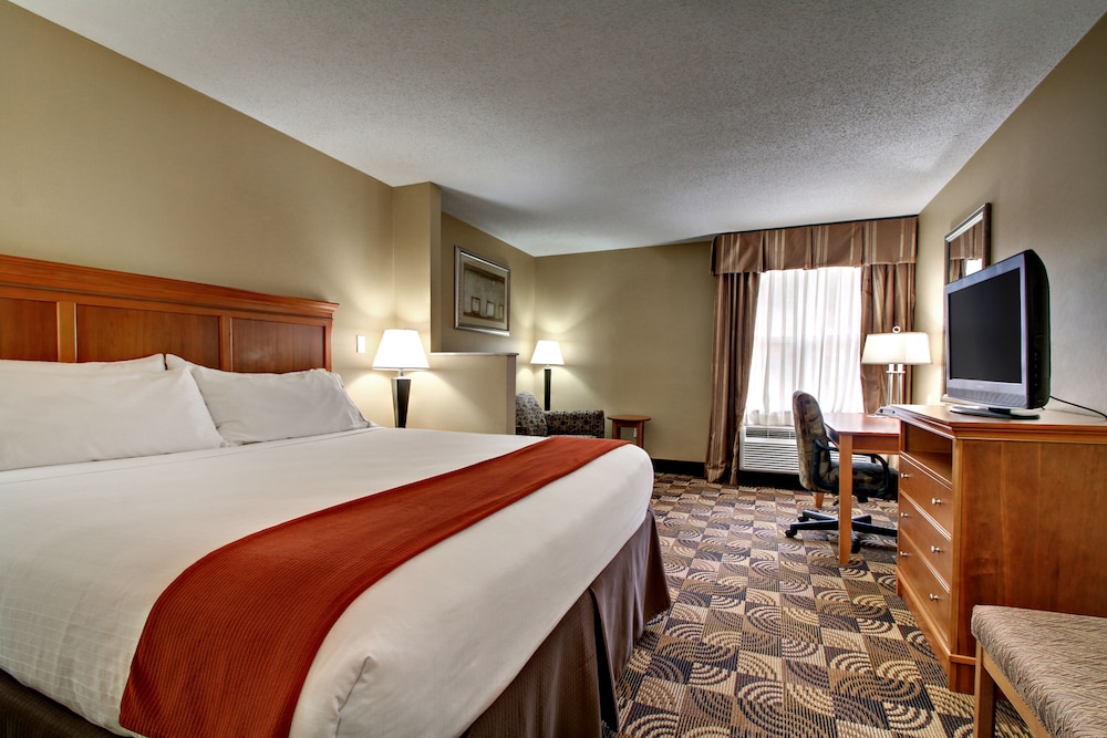 Holiday Inn Express Hurricane Mills Waverly 15/62