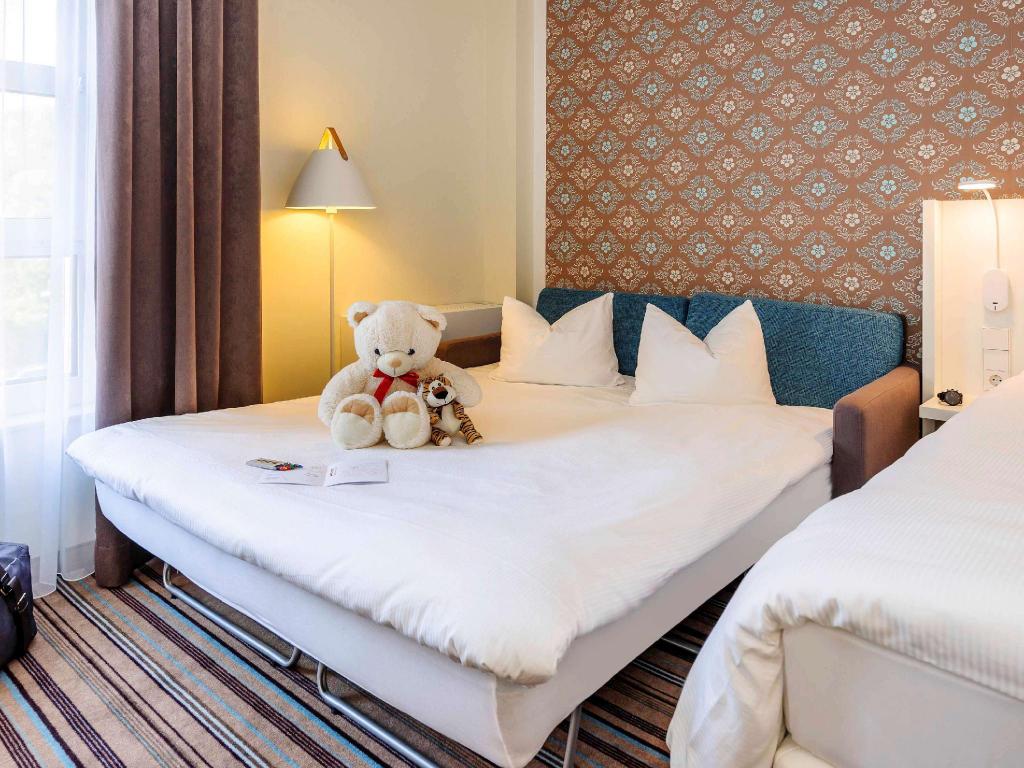 Family, Bunk Bed, Sofa, ibis Styles Regensburg 3/10