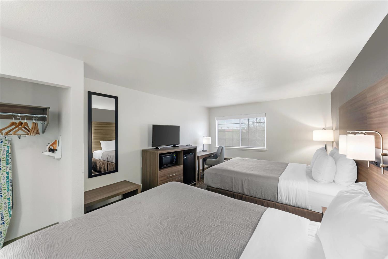 ROOM, 2 KING BEDS, ACCESSIBLE