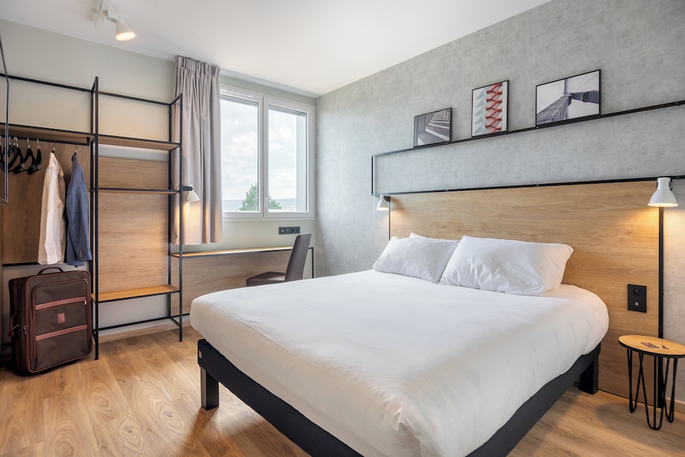 Ibis Dijon Sud 23/63