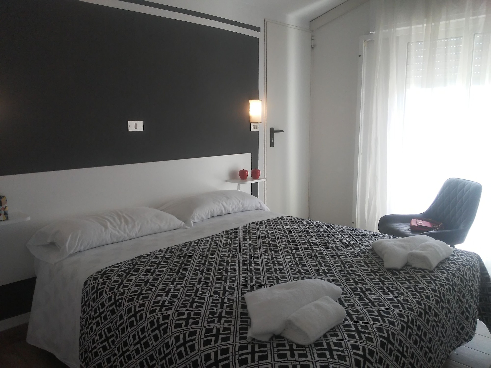 ROOM, QUADRUPLE, BALCONY