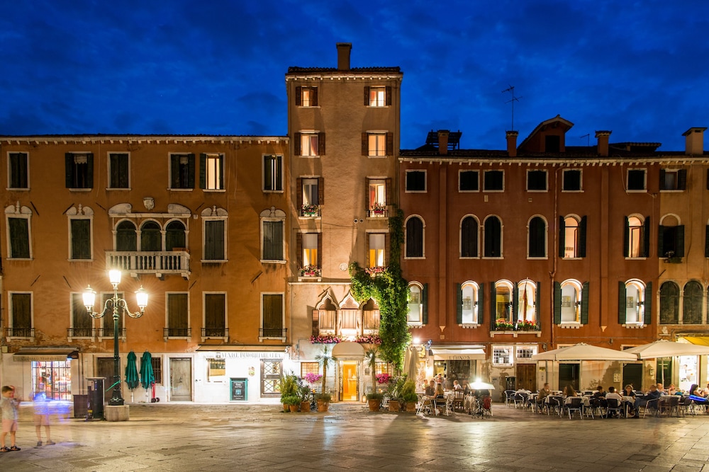 Hotel Santo Stefano 43/47