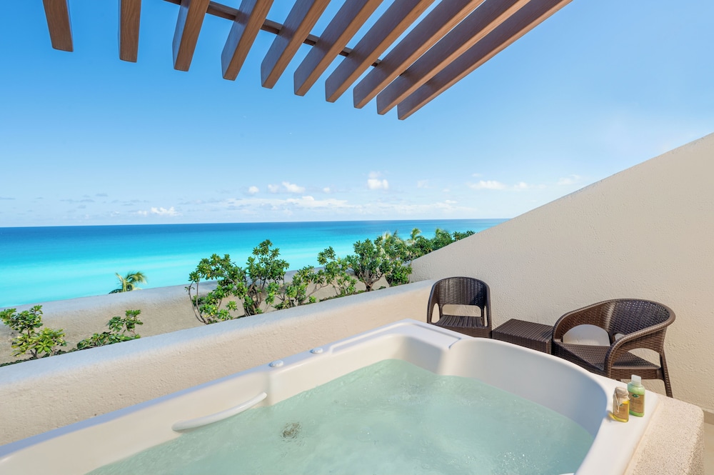 Royal Solaris Cancun All Inclusive 50/76