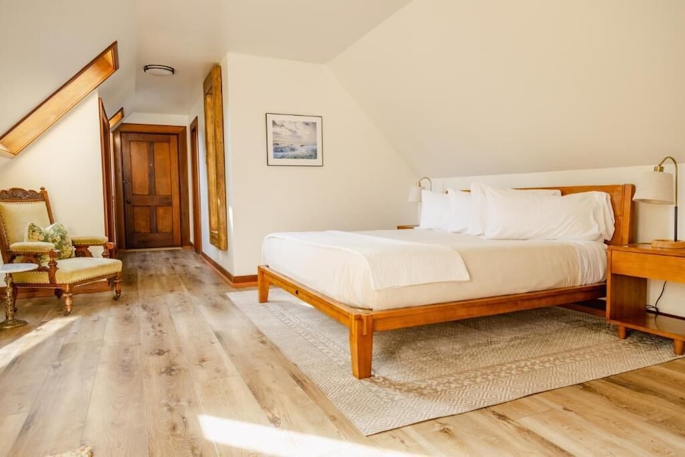 Loft, Cottage, House, King Bed