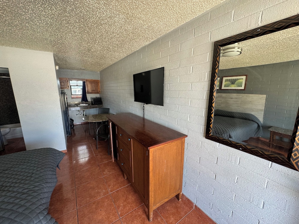 Rawls Motel Near Phoenix Airport 22/50