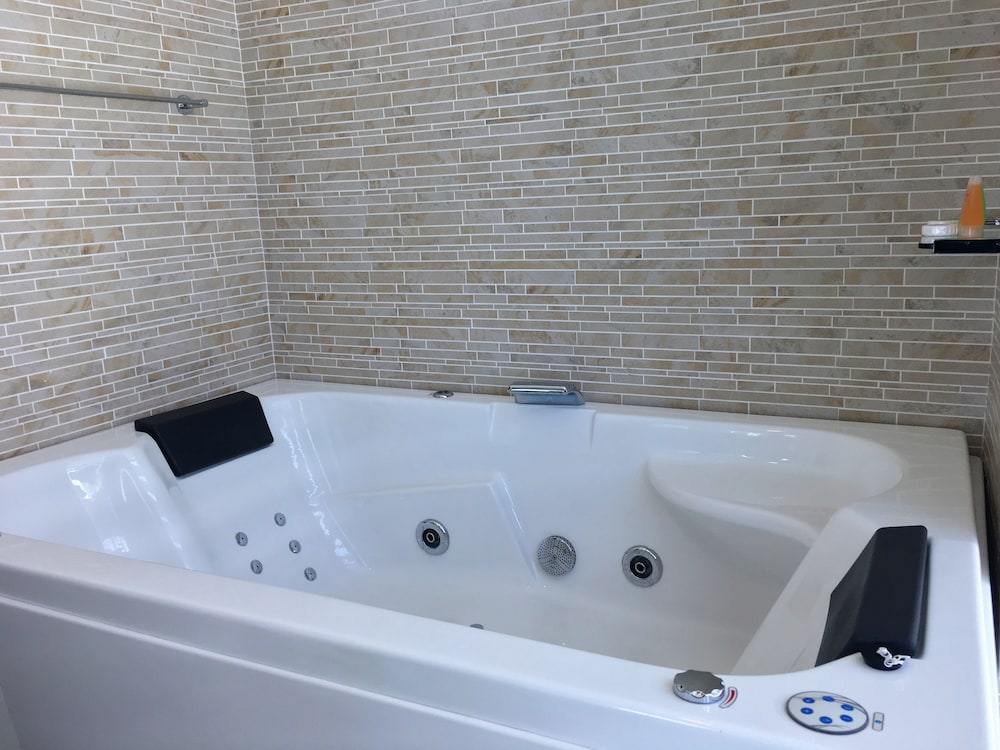 Kinta Riverfront Hotel And Suites 62/63