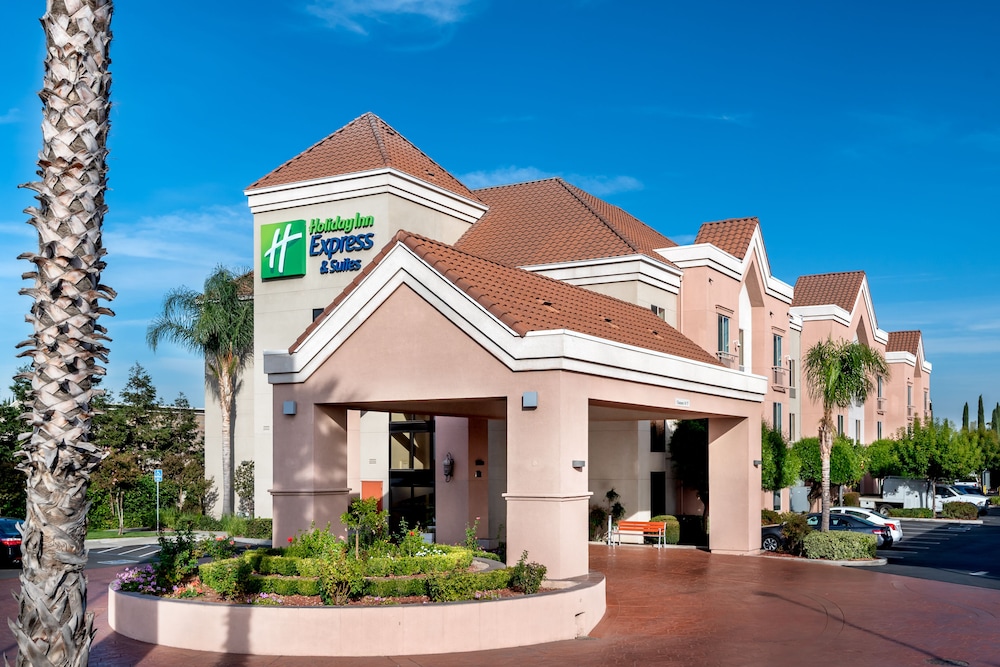 Holiday Inn Express & Suites Lathrop 1/61