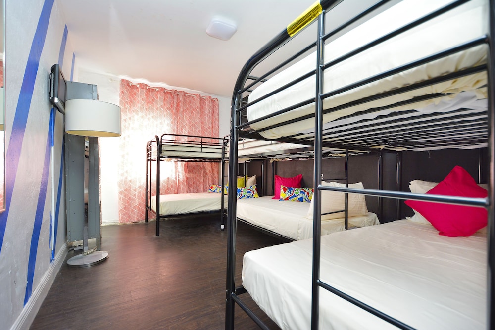 South Beach Rooms and Hostel 19/48