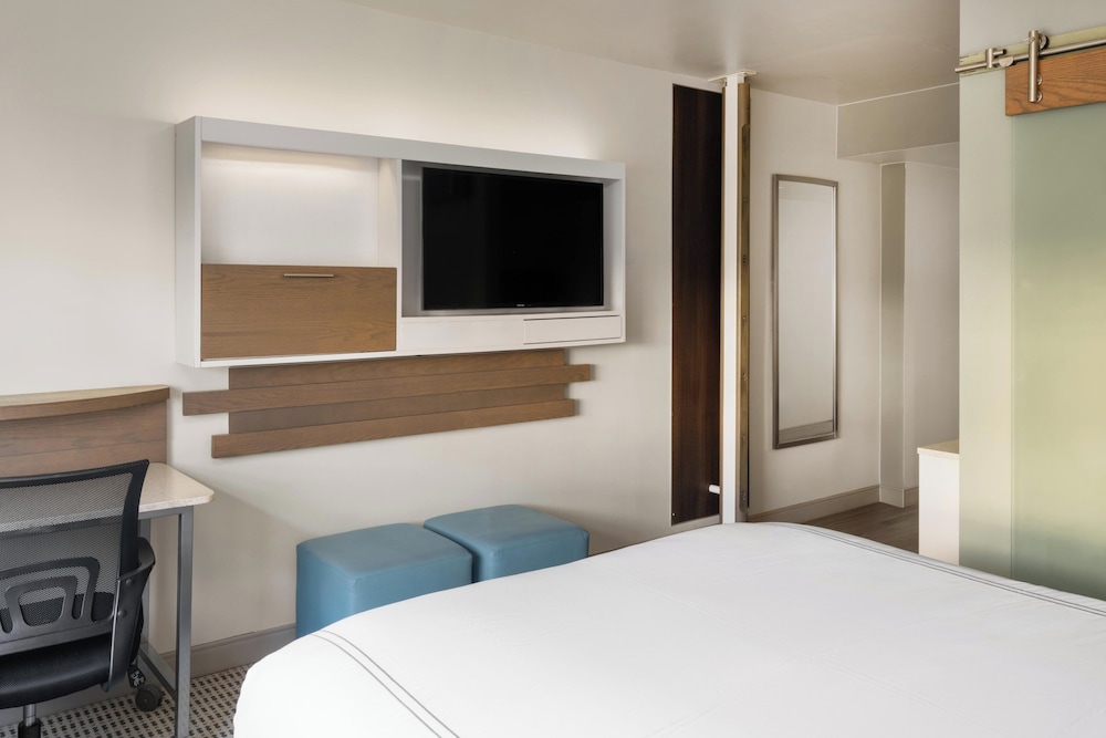 Renovated, Standard, Queen Bed، EVEN Hotel Rockville Washington DC Area 4/8