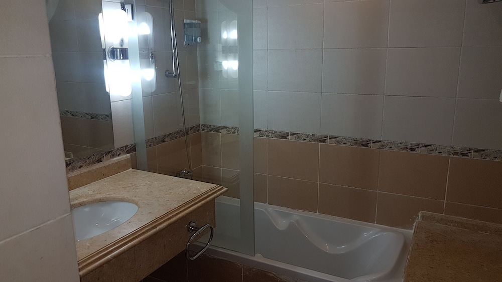 Royal Lagoons Aqua Park Resort And Spa 49/50