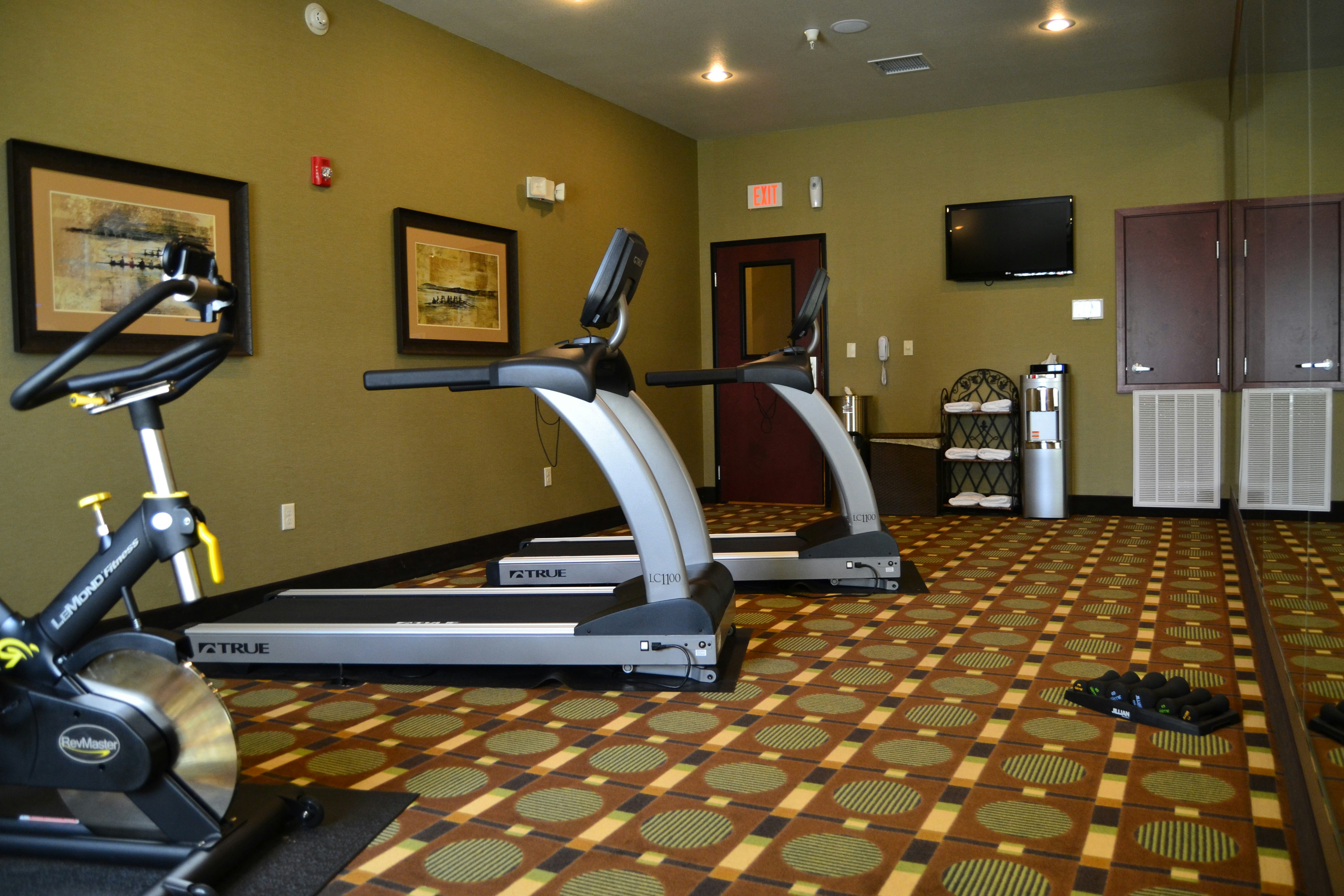 Holiday Inn Express Hotel and Suites Heber Springs 20/30