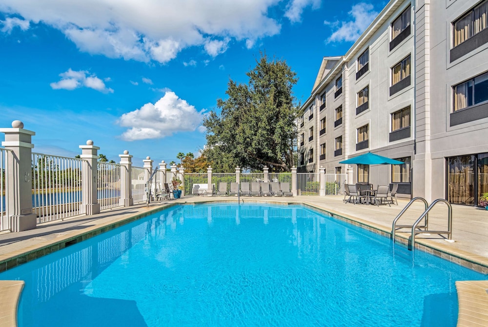 La Quinta Inn & Suites by Wyndham Bonita Springs Naples N. 5/47