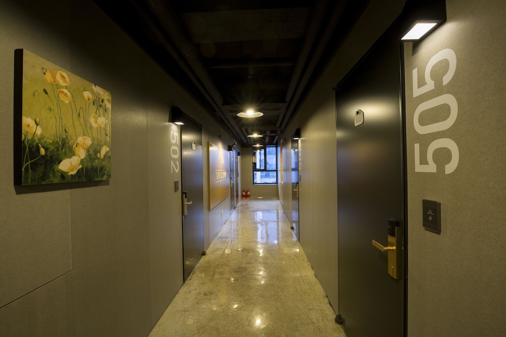 Grid Inn photo5