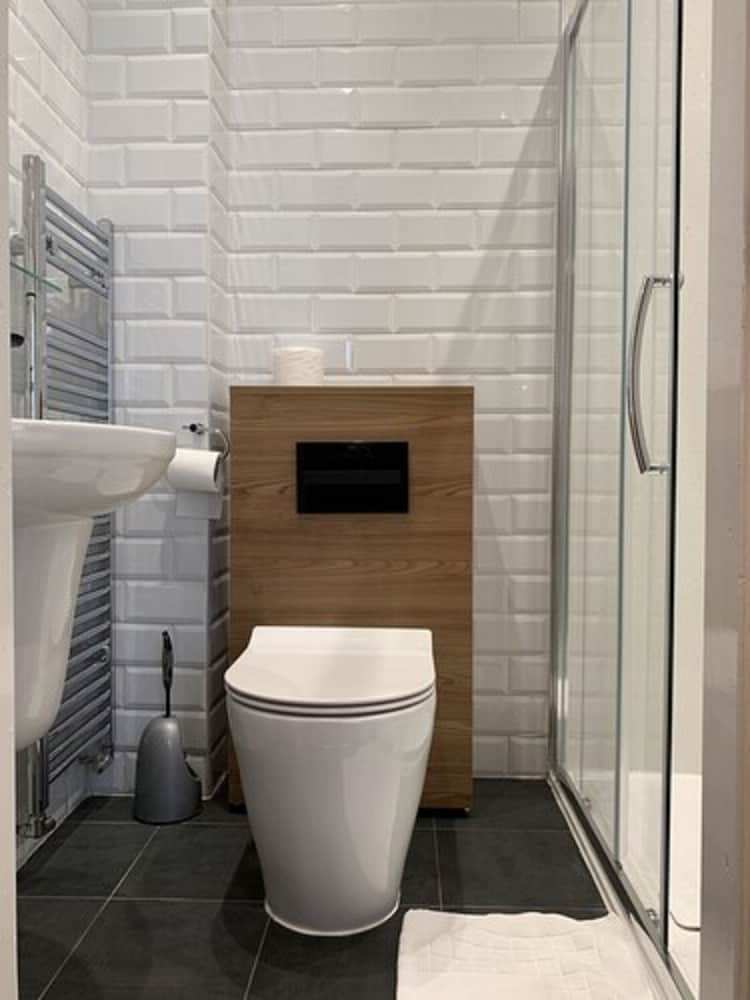 Twickenham Guest House 44/49