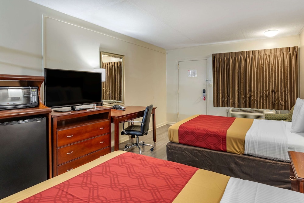 Econo Lodge Charlottesville North - University Area 9/23