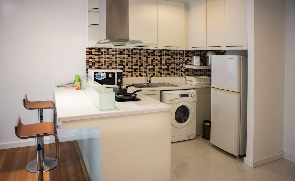 SATHORN GRACE SERVICED RESIDENCE 53/65