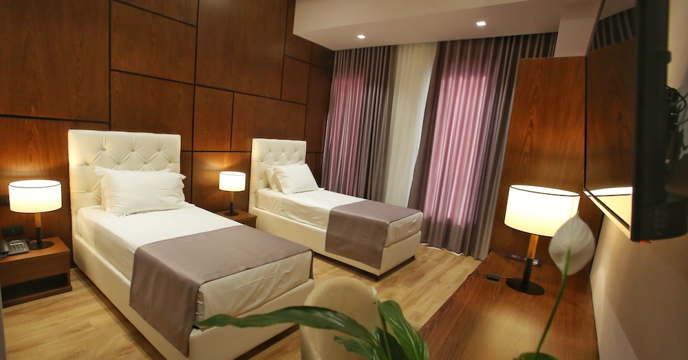 Portik Hotel 13/20