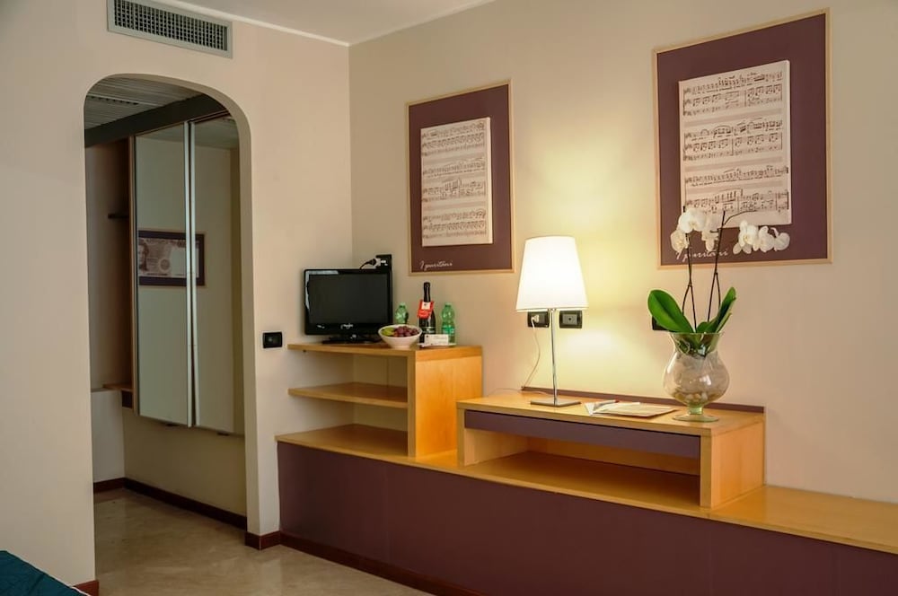 Hotel Ariston and Palazzo Santa Caterina 33/50