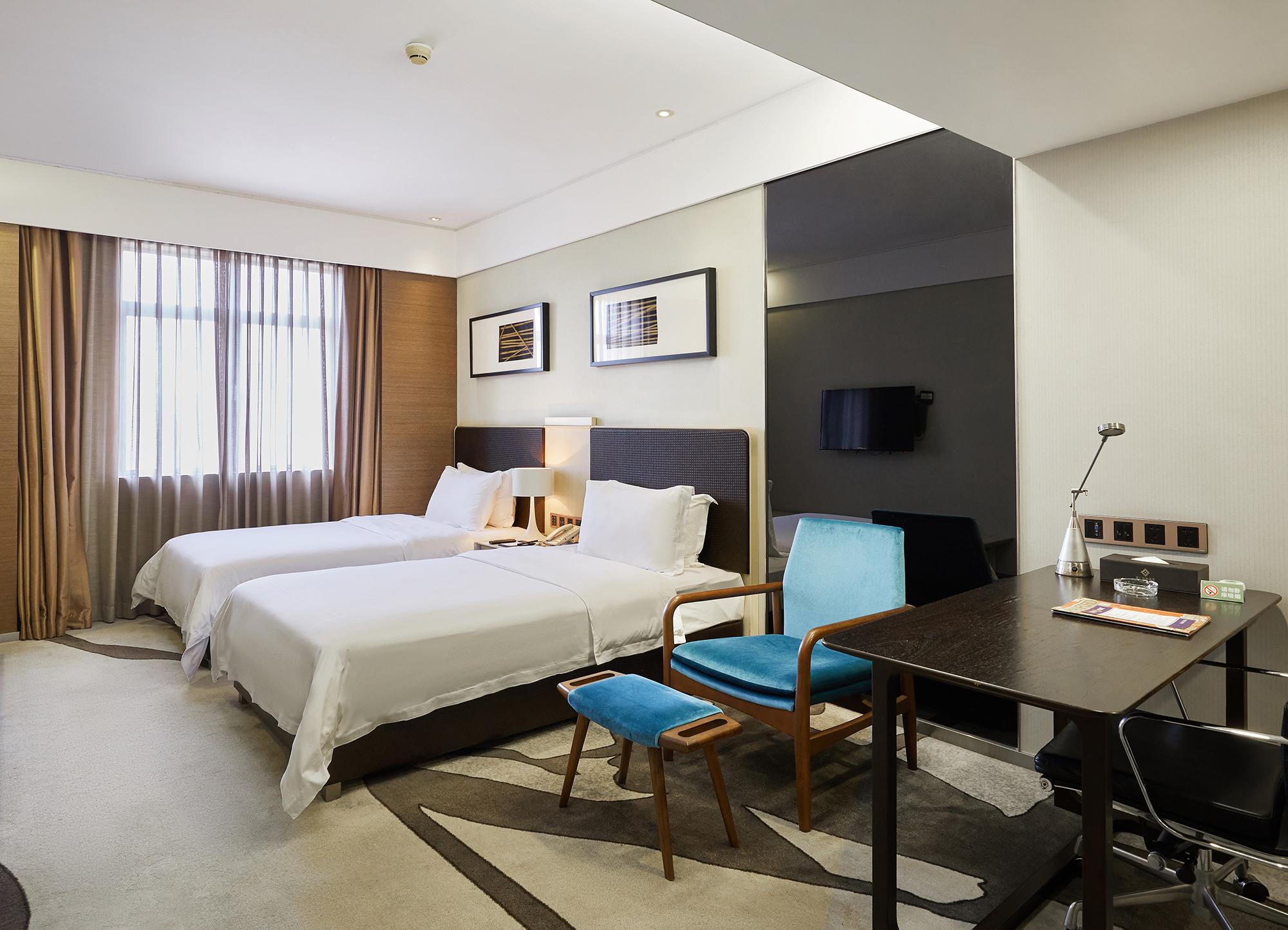 Deluxe, Twin Beds
