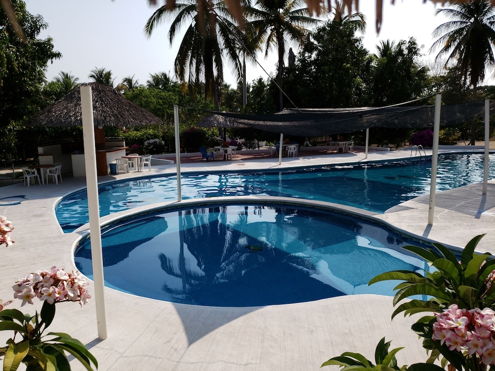 Hotel &amp; Club Campestre Altos Paraiso 43/50
