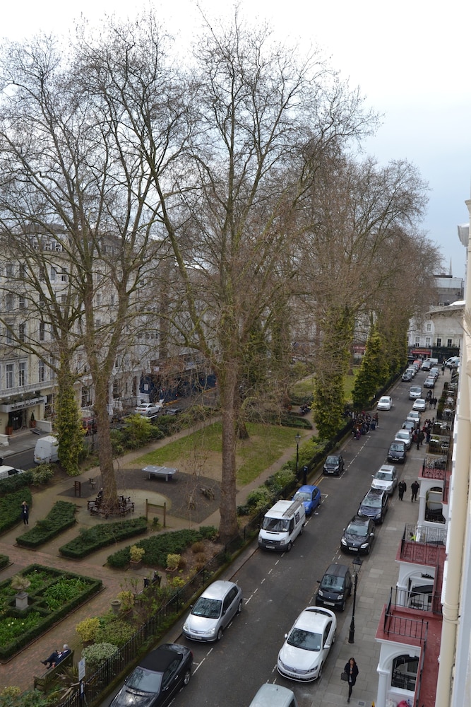 Hyde Park Court 44/50