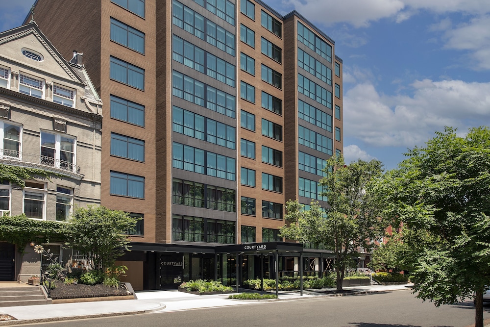 Courtyard by Marriott Washington, DC Dupont Circle 3/43