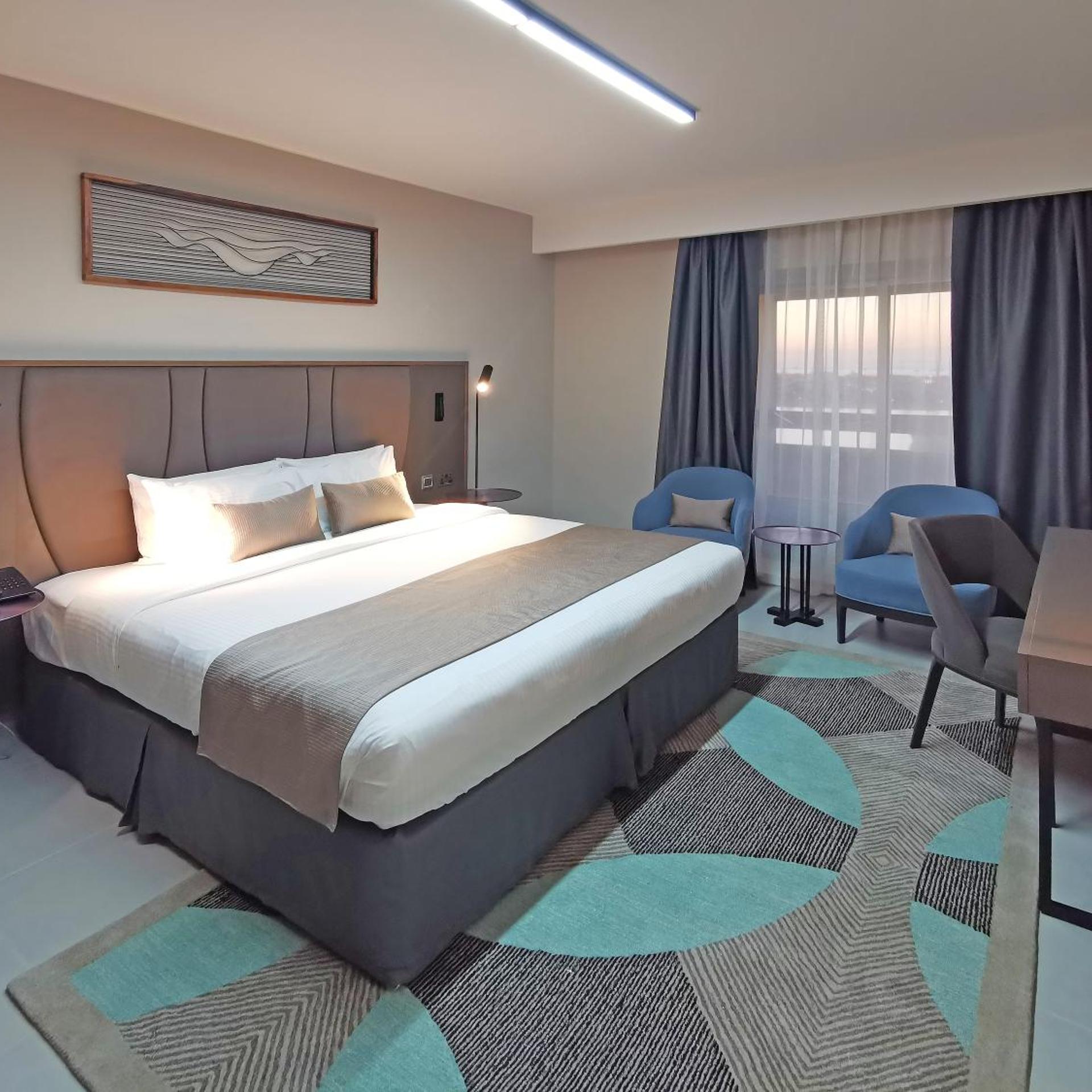 Executive, Suite, Lagoon and Pool View, Balcony