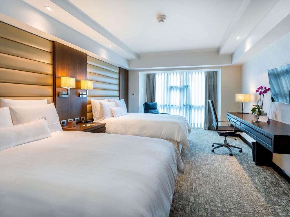 غرفة كلاسيكية بسرير مزدوج