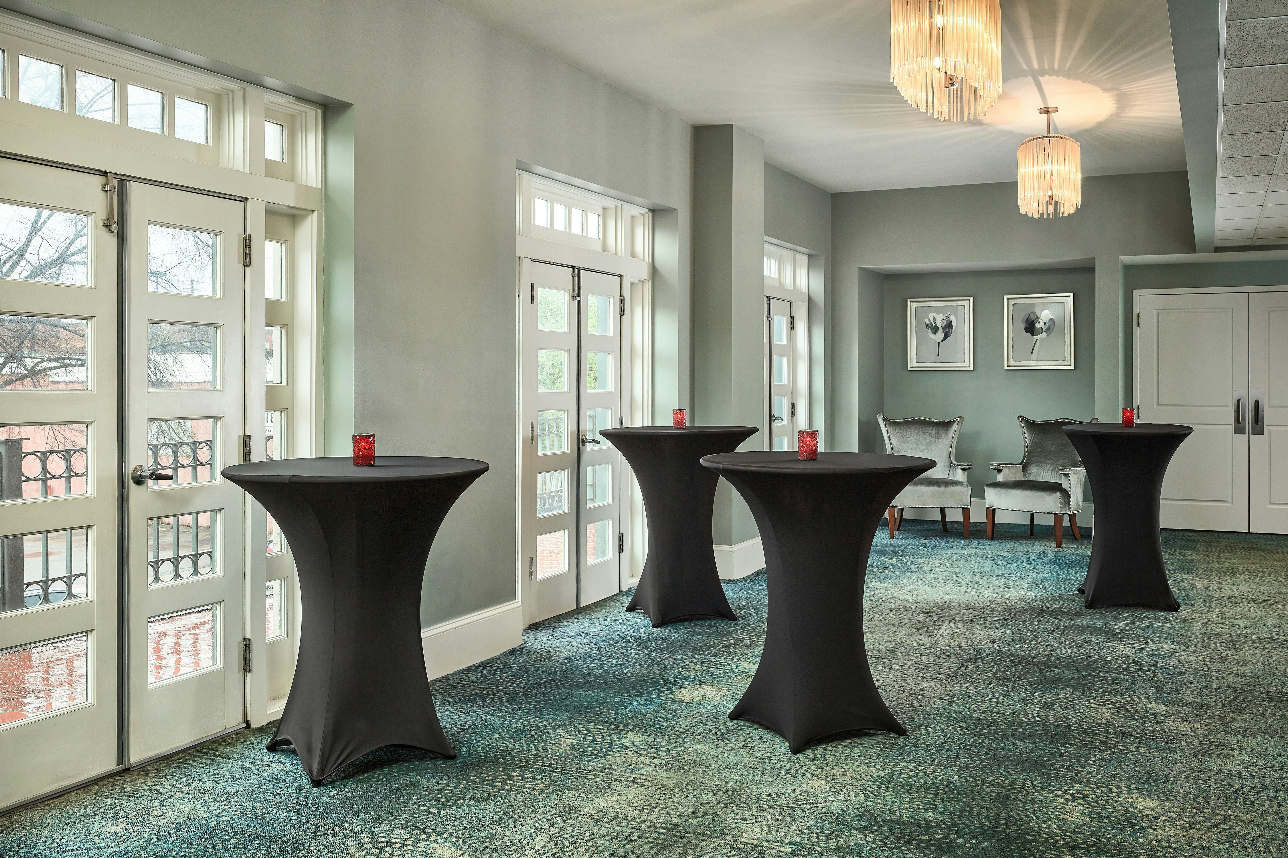 Redmont Hotel Birmingham, Curio Collection by Hilton 8/25