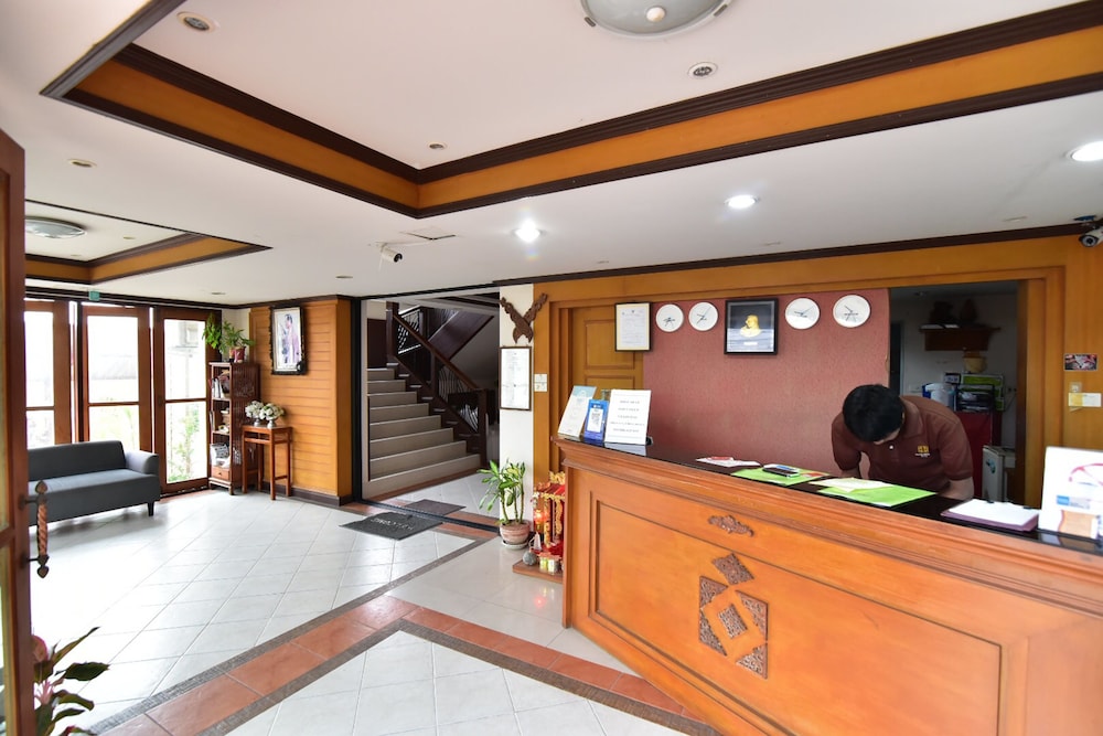LaOr INN HUA HIN 11/51