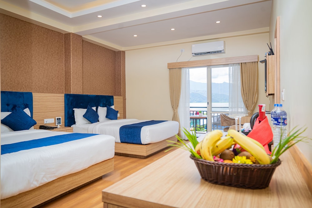 Majestic Lake Front Hotel & Suites 14/47
