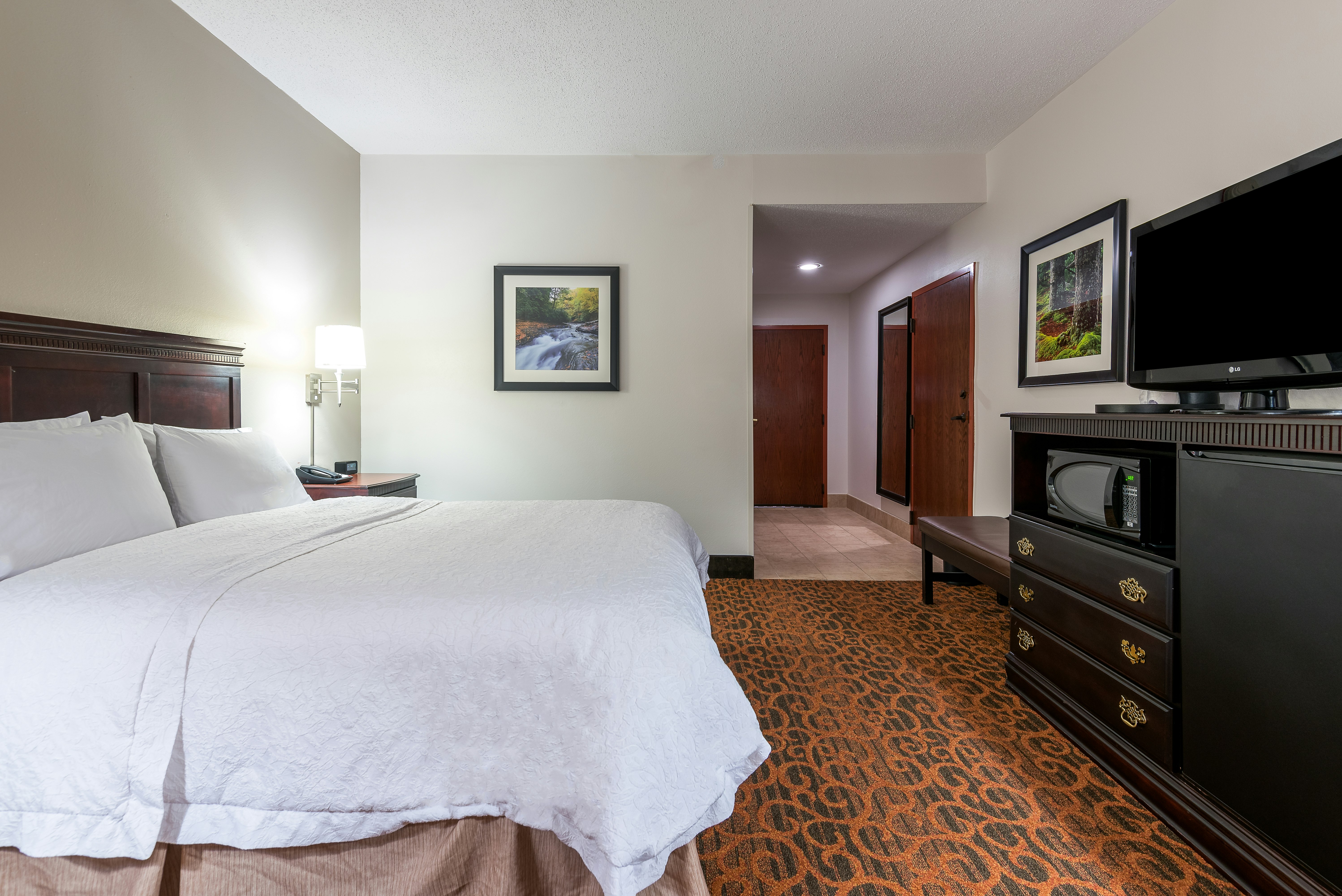 Hampton Inn Parkersburg 12/44