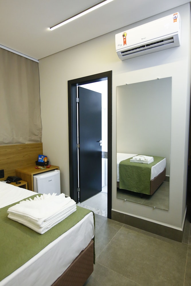 Neo Park Hotel 8/27